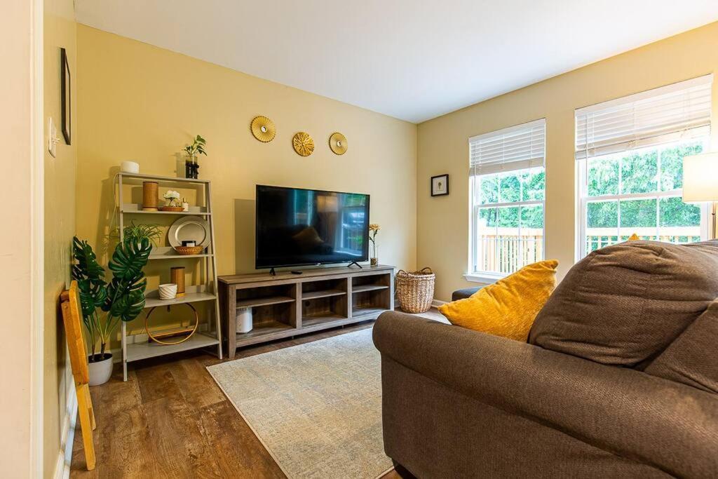 The Nest At Harmony Woods: Lux Dc Getaway + Office Villa Germantown Exterior photo
